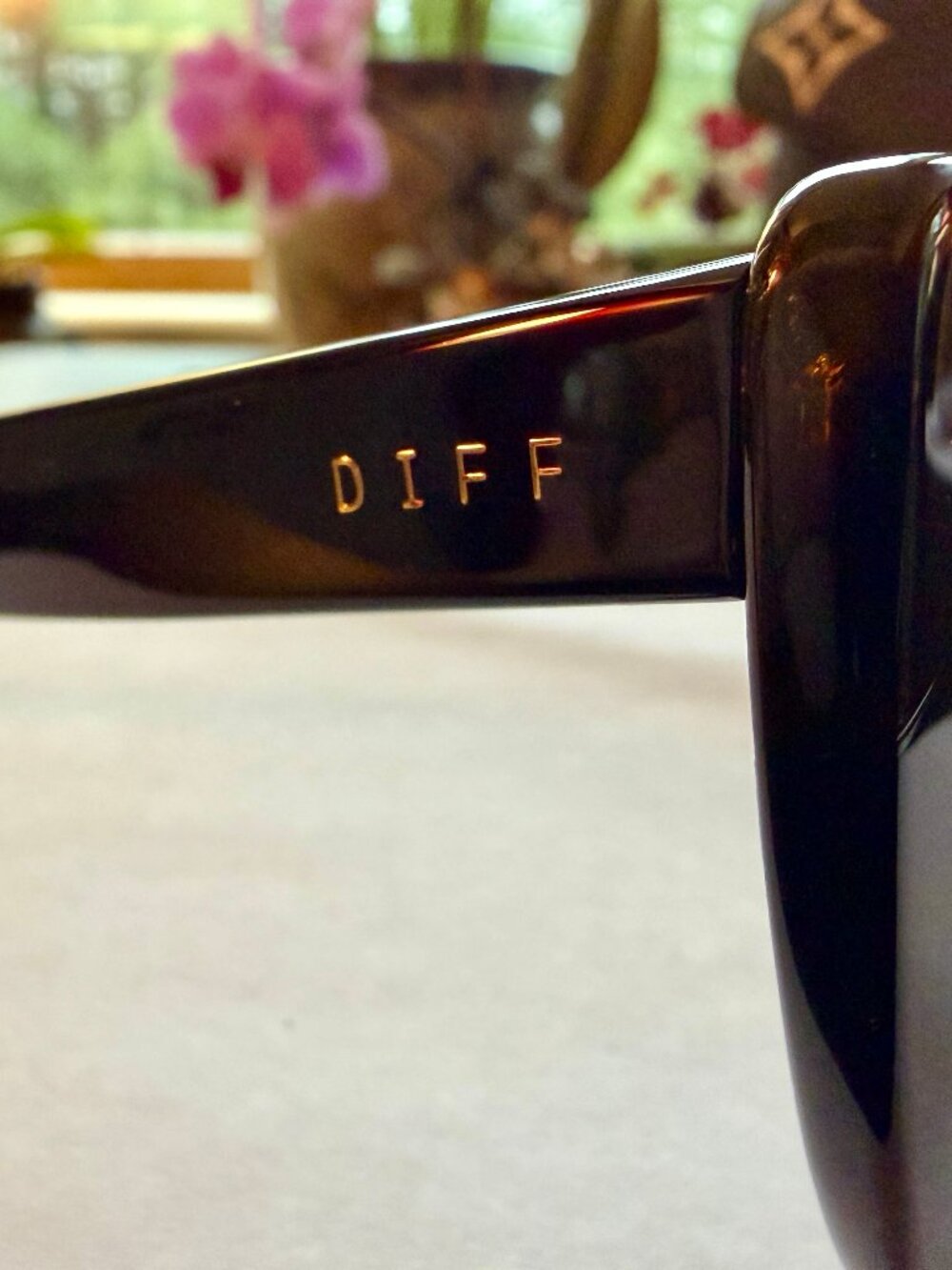 DIFF Lizzy Sunglasses - Picture 12 of 13